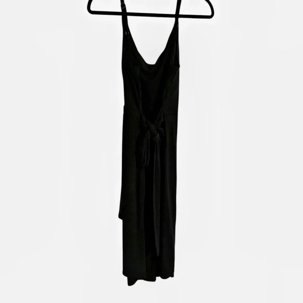 White House black market whbm little black dress classic size 8